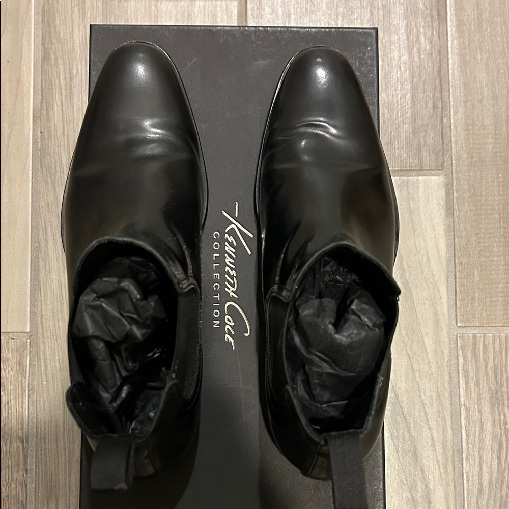 Kenneth Cole Black Chukka Boots for Men